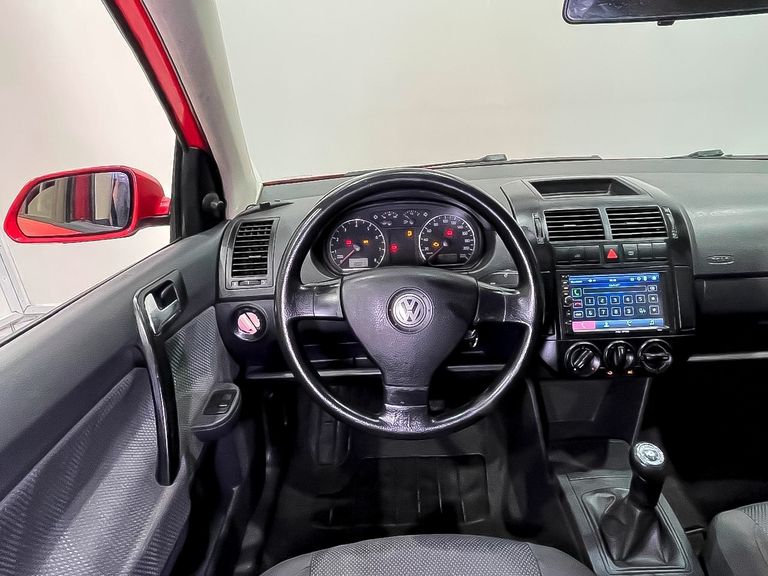 VolksWagen Polo Sedan 1.6 Mi Total Flex 8V 4p
