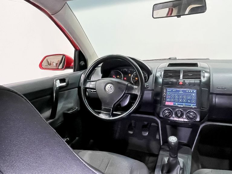 VolksWagen Polo Sedan 1.6 Mi Total Flex 8V 4p