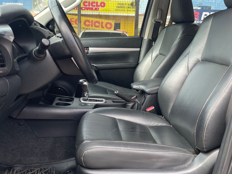 Toyota Hilux CD SRV 4x4 2.8 TDI Diesel Aut.