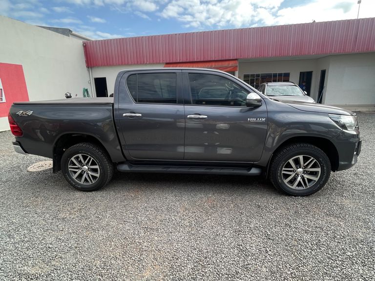 Toyota Hilux CD SRV 4x4 2.8 TDI Diesel Aut.