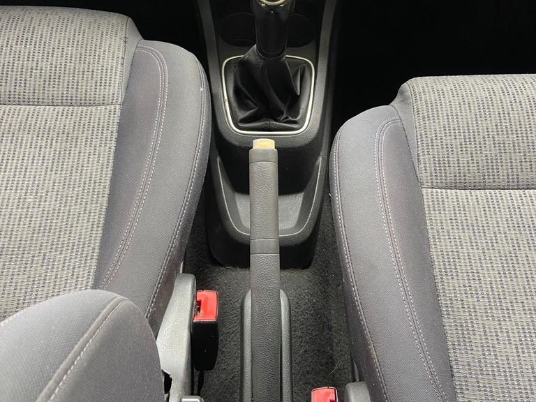 VolksWagen Fox 1.6 Mi Total Flex 8V 5p