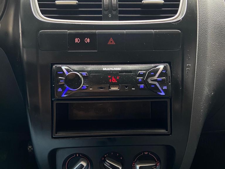 VolksWagen Fox 1.6 Mi Total Flex 8V 5p