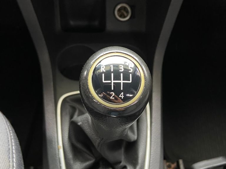 VolksWagen Fox 1.6 Mi Total Flex 8V 5p