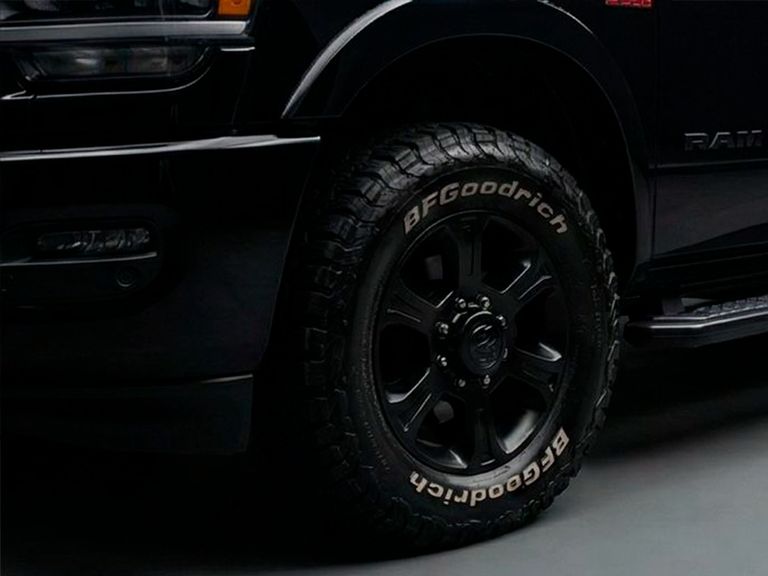 RAM 2500 LARAM. 6.7 NIGHT ED. TB CD 4x4 Die.