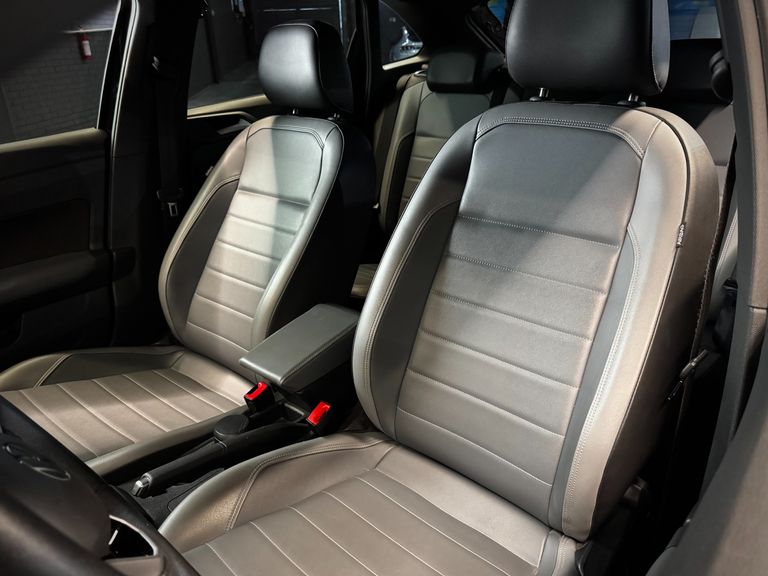 VolksWagen Nivus Highline 1.0 200 TSI Flex Aut.