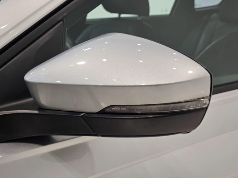 VolksWagen Nivus Highline 1.0 200 TSI Flex Aut.