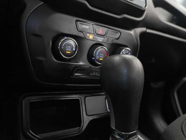 Jeep Renegade 1.8 4x2 Flex 16V Aut.