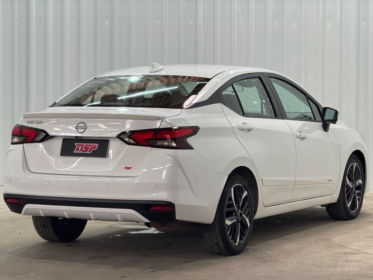 Nissan VERSA Exclusive 1.6 16V Flex Aut.