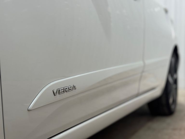Nissan VERSA Exclusive 1.6 16V Flex Aut.