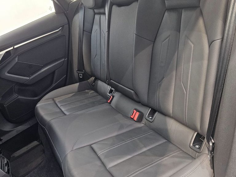 Audi A3 Sed.Perf. Black 2.0 TFSI S-tr. (Hib.)