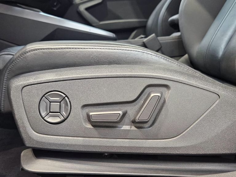 Audi A3 Sed.Perf. Black 2.0 TFSI S-tr. (Hib.)