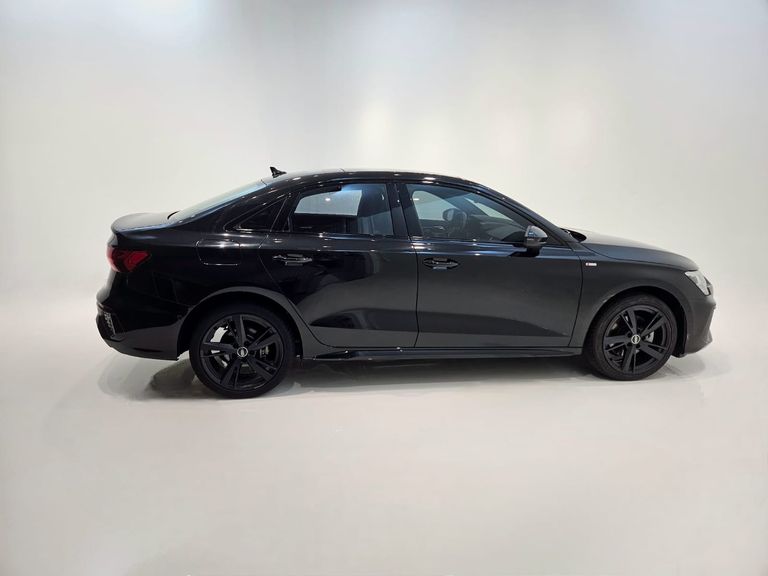 Audi A3 Sed.Perf. Black 2.0 TFSI S-tr. (Hib.)