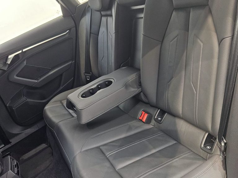 Audi A3 Sed.Perf. Black 2.0 TFSI S-tr. (Hib.)