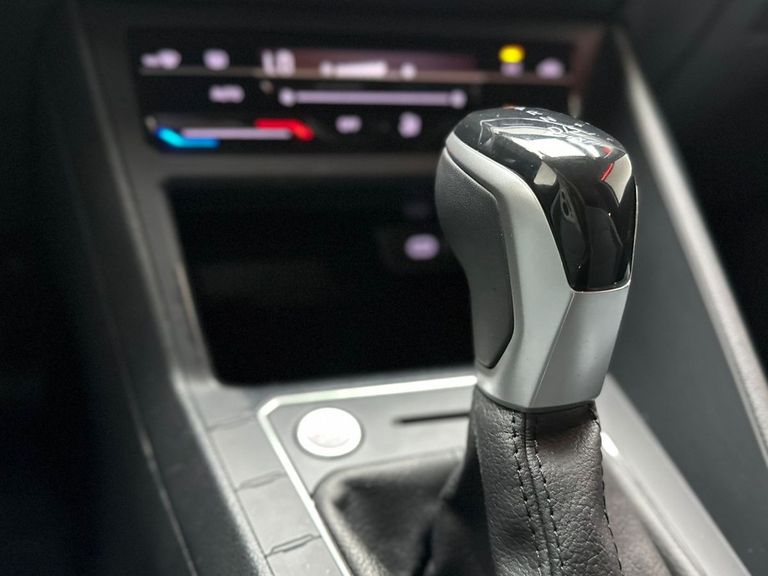 VolksWagen Nivus Highline 1.0 200 TSI Flex Aut.