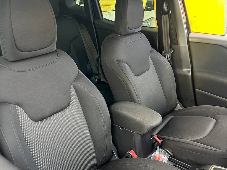 Jeep Renegade 1.8 4x2 Flex 16V Aut.