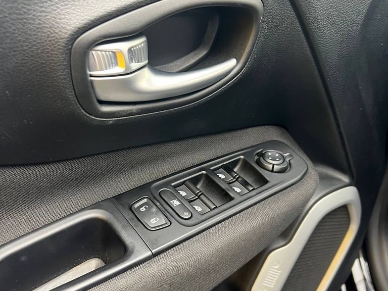 Jeep Renegade 1.8 4x2 Flex 16V Aut.