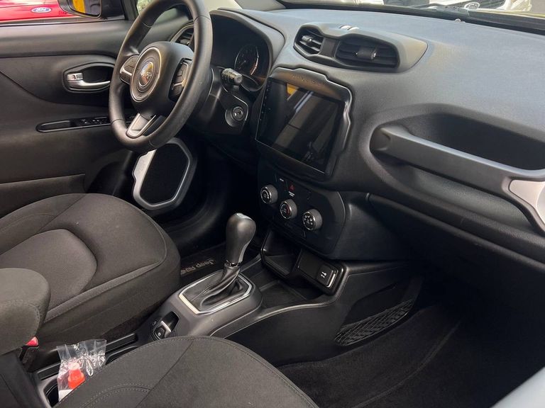 Jeep Renegade 1.8 4x2 Flex 16V Aut.