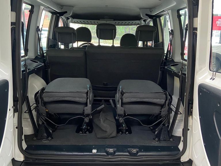 Fiat Doblo ESSENCE 1.8 Flex 16V 5p