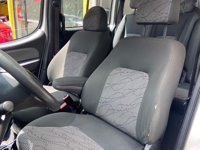 Fiat Doblo ESSENCE 1.8 Flex 16V 5p