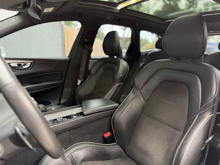 Volvo XC 60 T-5 R-DESIGN 2.0 AWD 5p