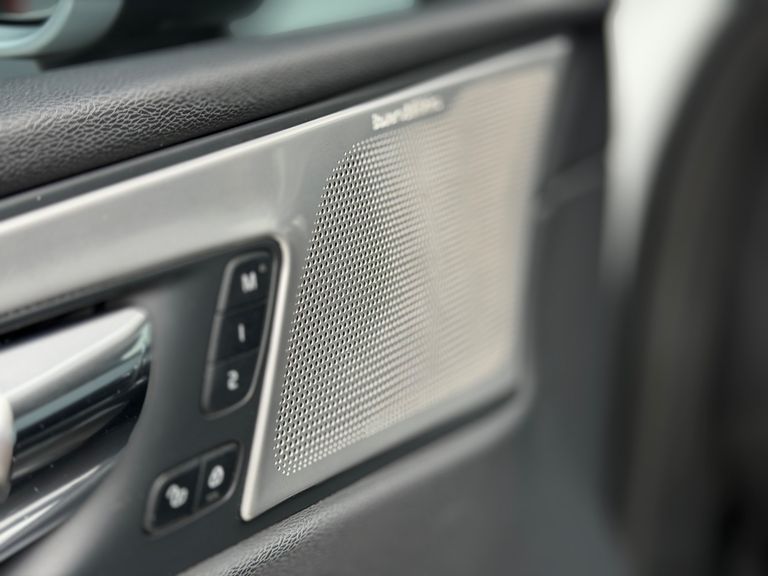 Volvo XC 60 T-5 R-DESIGN 2.0 AWD 5p