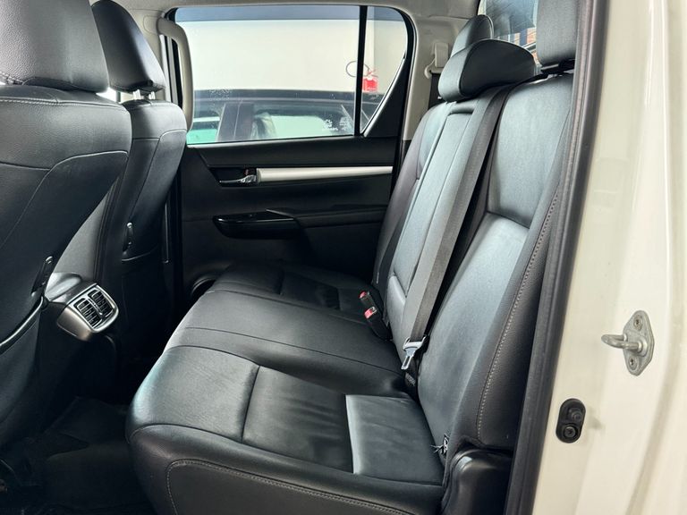 Toyota Hilux CD SRX 4x4 2.8 TDI 16V Diesel Aut.