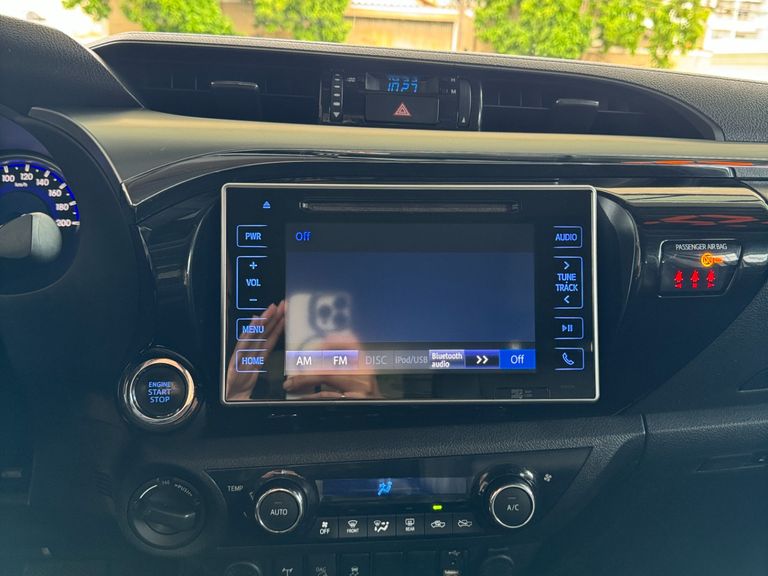 Toyota Hilux CD SRX 4x4 2.8 TDI 16V Diesel Aut.