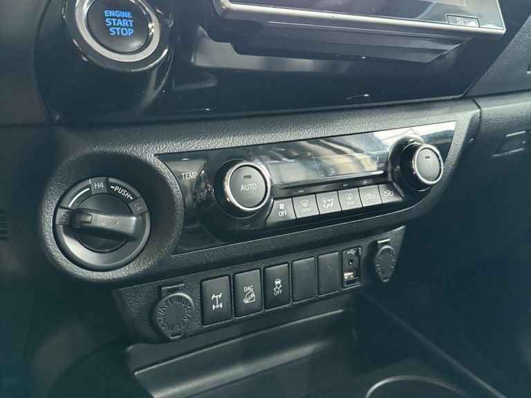 Toyota Hilux CD SRX 4x4 2.8 TDI 16V Diesel Aut.