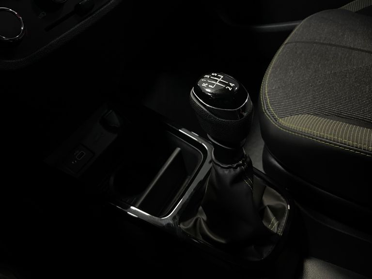 Renault KWID OUTSIDER 1.0 Flex 12V 5p Mec.