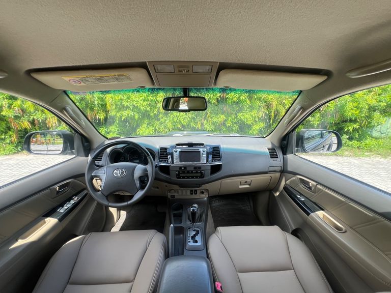 Toyota Hilux SW4 SRV D4-D 4x4 3.0 TDI Dies. Aut