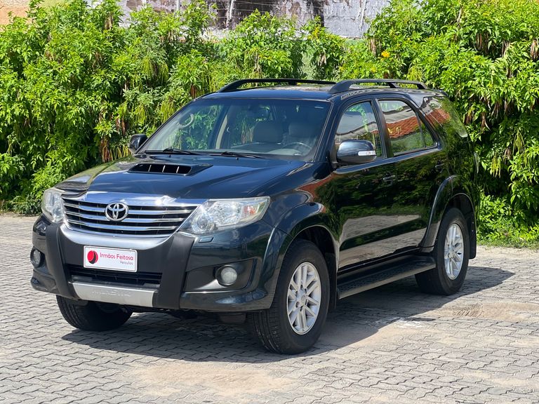 Toyota Hilux SW4 SRV D4-D 4x4 3.0 TDI Dies. Aut