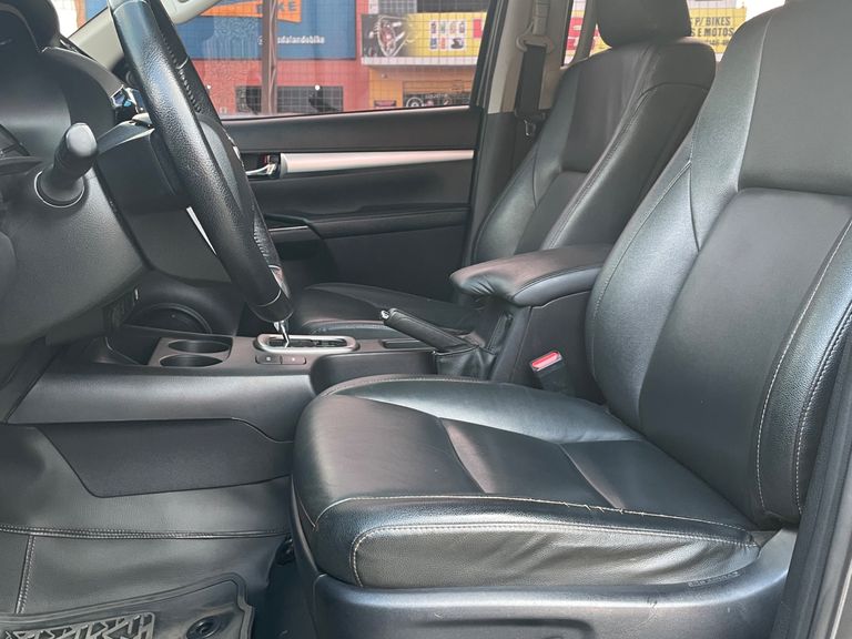 Toyota Hilux CD SRV 4x4 2.8 TDI Diesel Aut.