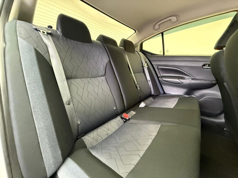 Nissan VERSA Advance 1.6 16V Flex Aut.