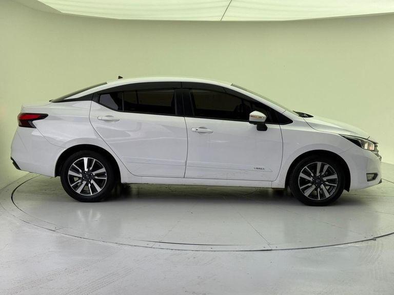 Nissan VERSA Advance 1.6 16V Flex Aut.