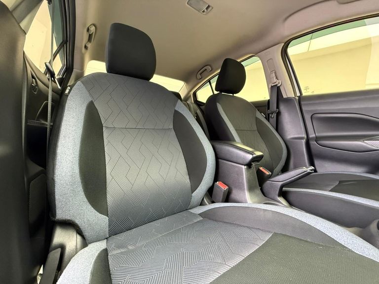 Nissan VERSA Advance 1.6 16V Flex Aut.