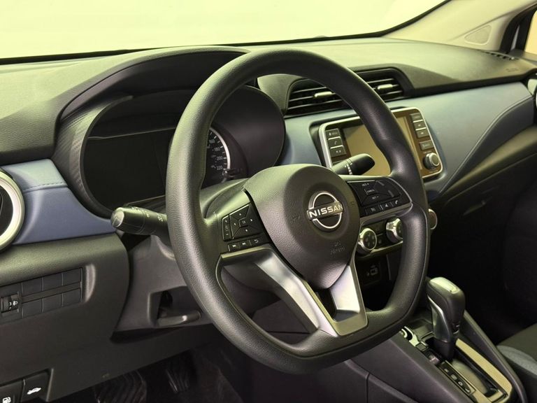 Nissan VERSA Advance 1.6 16V Flex Aut.