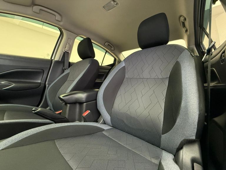 Nissan VERSA Advance 1.6 16V Flex Aut.