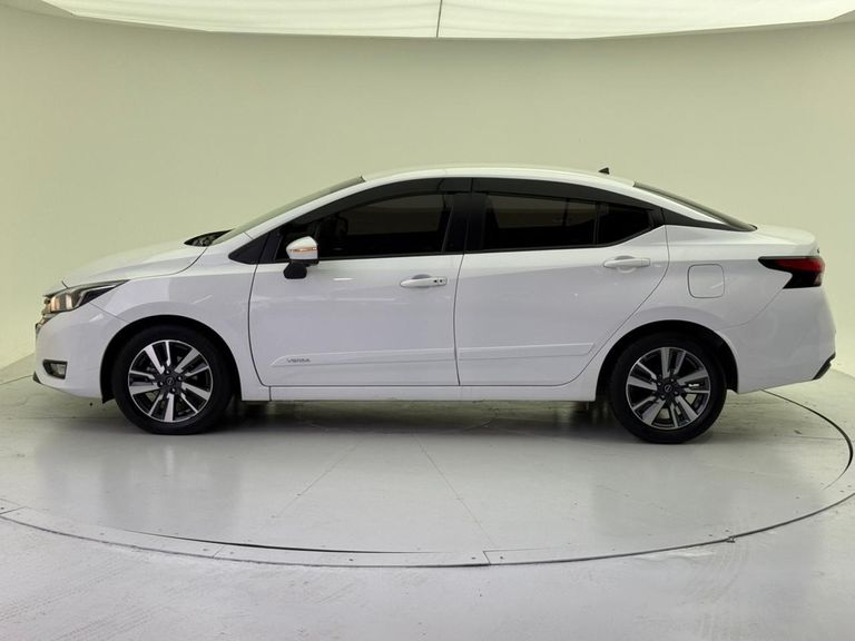 Nissan VERSA Advance 1.6 16V Flex Aut.