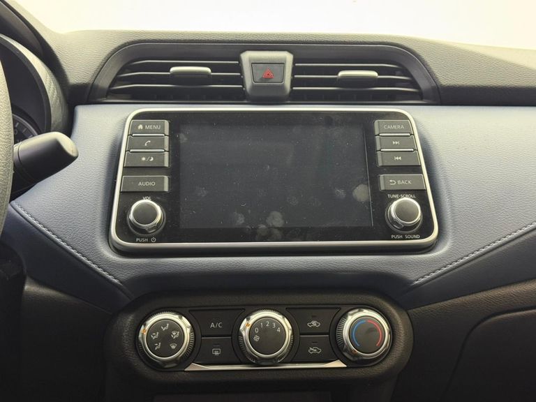 Nissan VERSA Advance 1.6 16V Flex Aut.