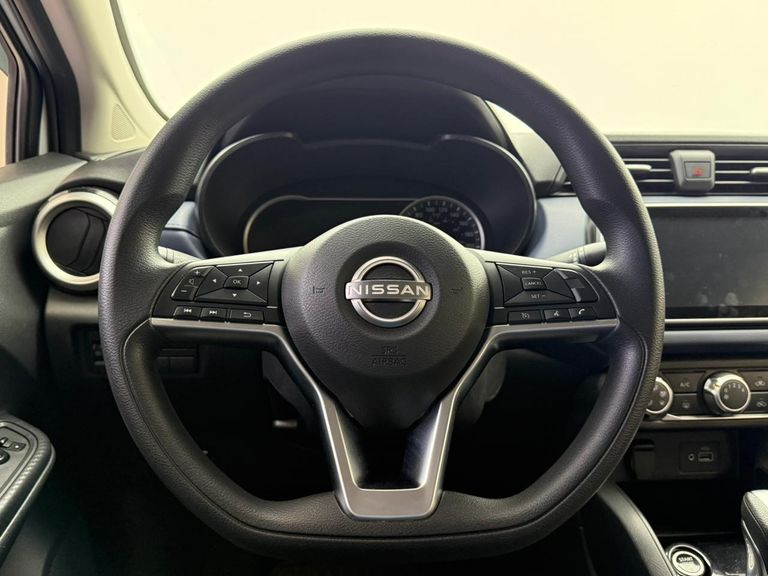 Nissan VERSA Advance 1.6 16V Flex Aut.