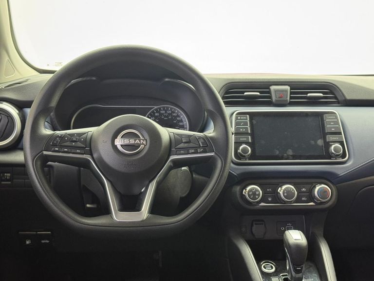 Nissan VERSA Advance 1.6 16V Flex Aut.