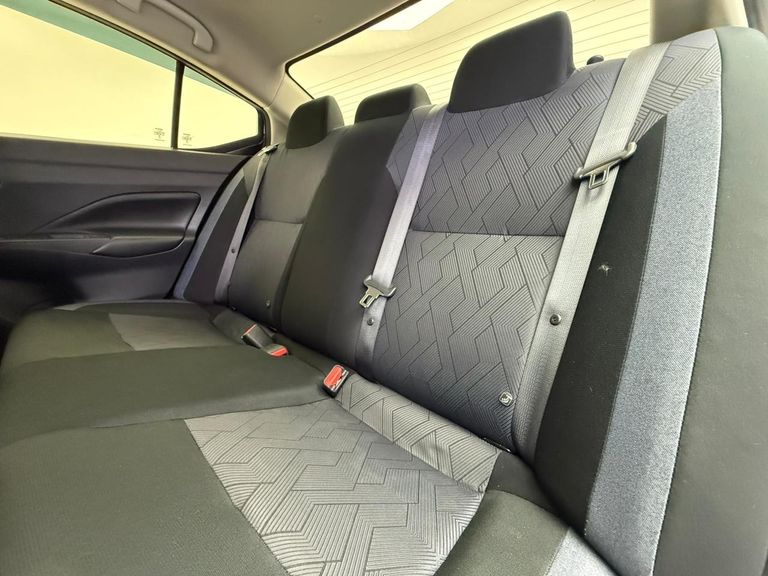 Nissan VERSA Advance 1.6 16V Flex Aut.