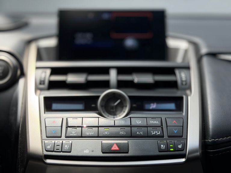 Lexus NX-200t F-Sport AWD 2.0 16v 238cv Aut.