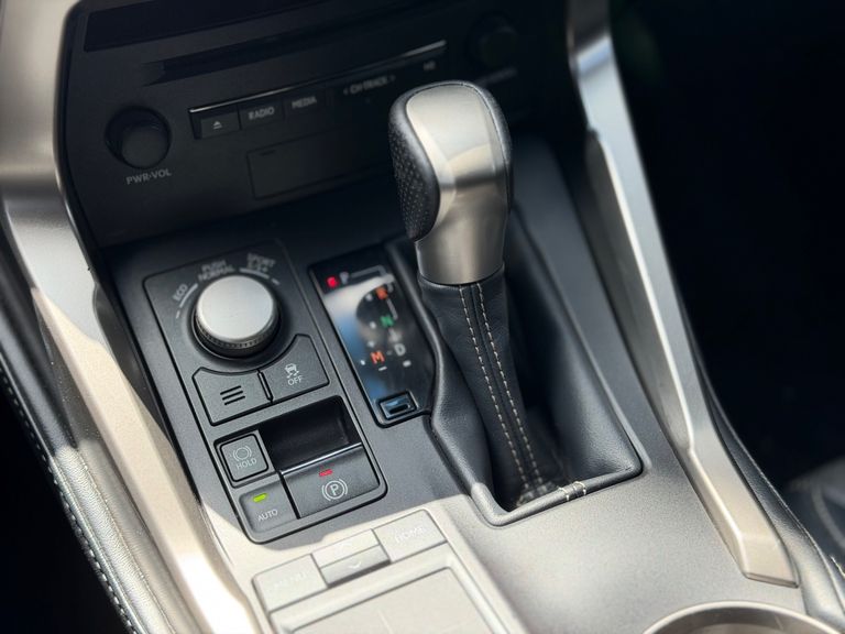 Lexus NX-200t F-Sport AWD 2.0 16v 238cv Aut.