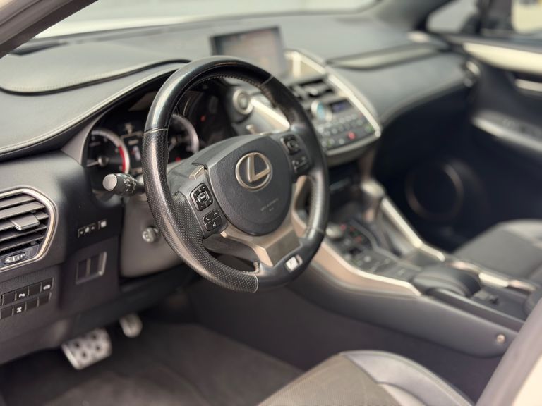 Lexus NX-200t F-Sport AWD 2.0 16v 238cv Aut.