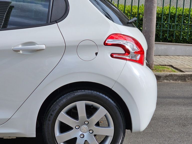 Peugeot 208 Allure 1.5 Flex 8V 5p