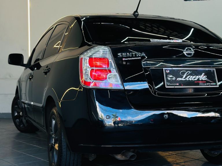 Nissan Sentra S 2.0/ 2.0 Flex Fuel 16V Aut.