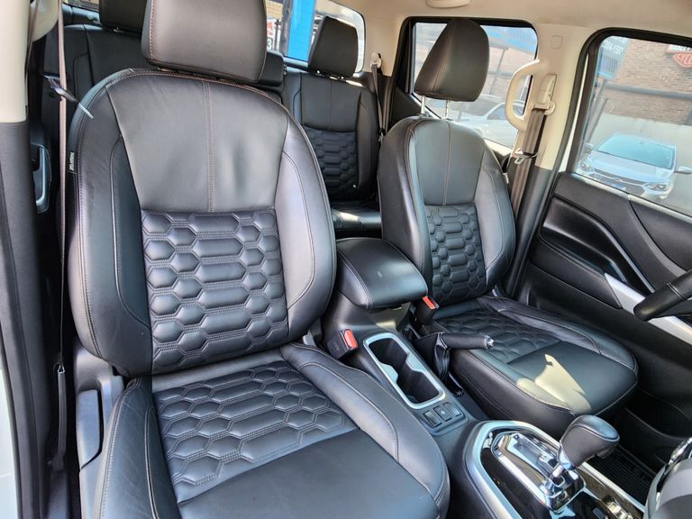 Nissan Frontier XE CD 4x4 2.3 Bi-TB Diesel Aut.