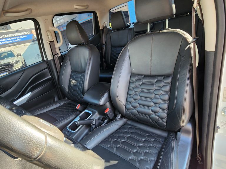 Nissan Frontier XE CD 4x4 2.3 Bi-TB Diesel Aut.