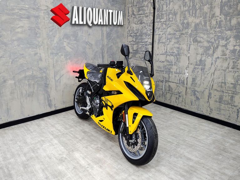 SUZUKI GSX-8R